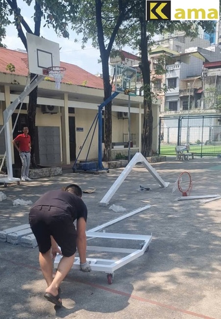 Lắp đặt trụ bóng rổ di động KM829 tại sân trường Đại Học